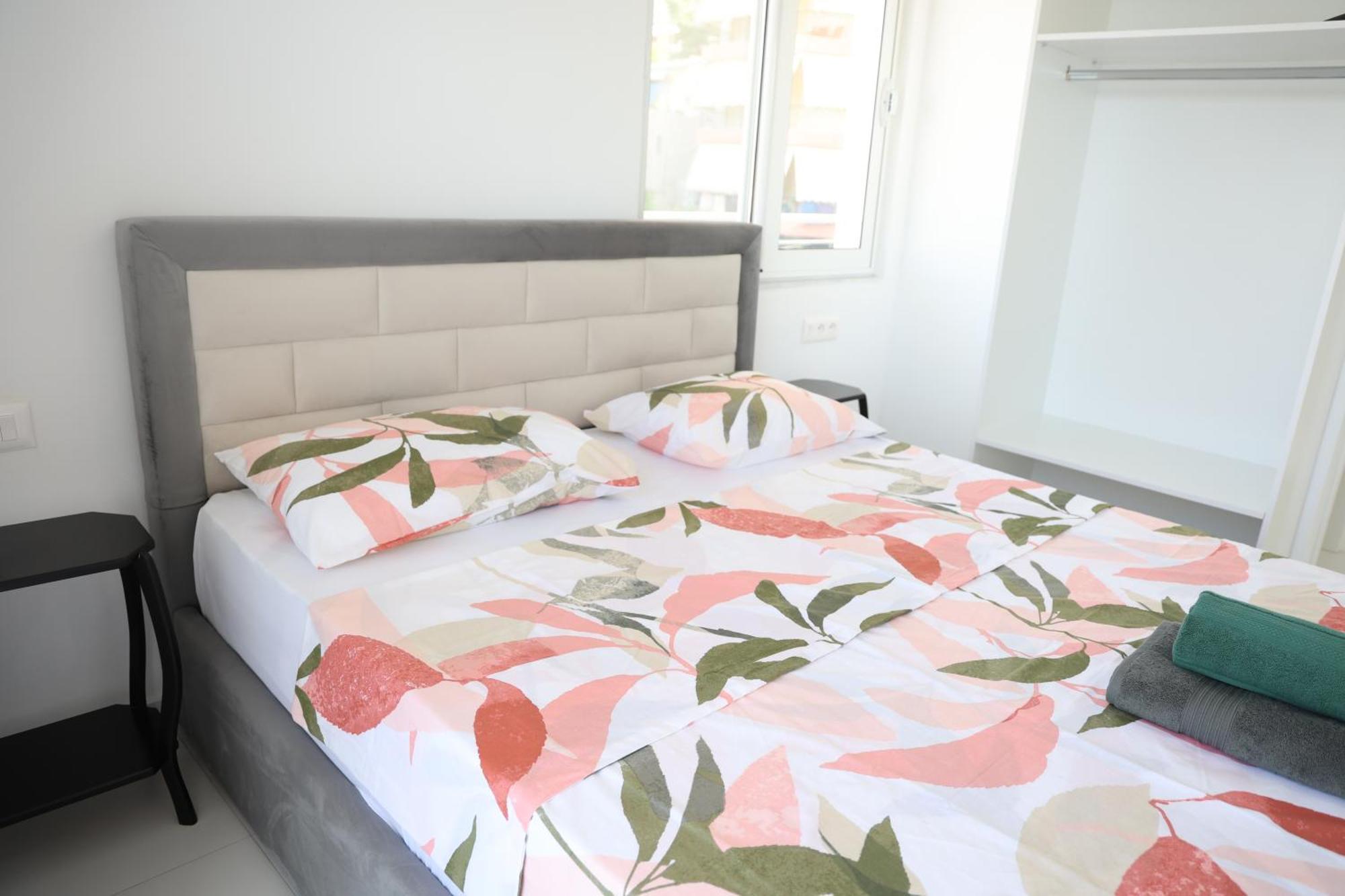 Ida Apartments Sarande Exterior photo